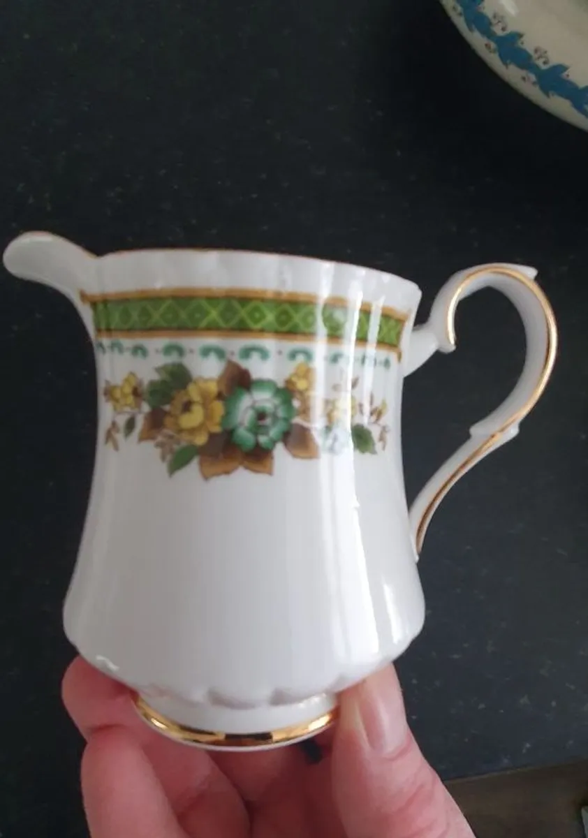 Dovedale Royal Stafford Bone China - Image 3