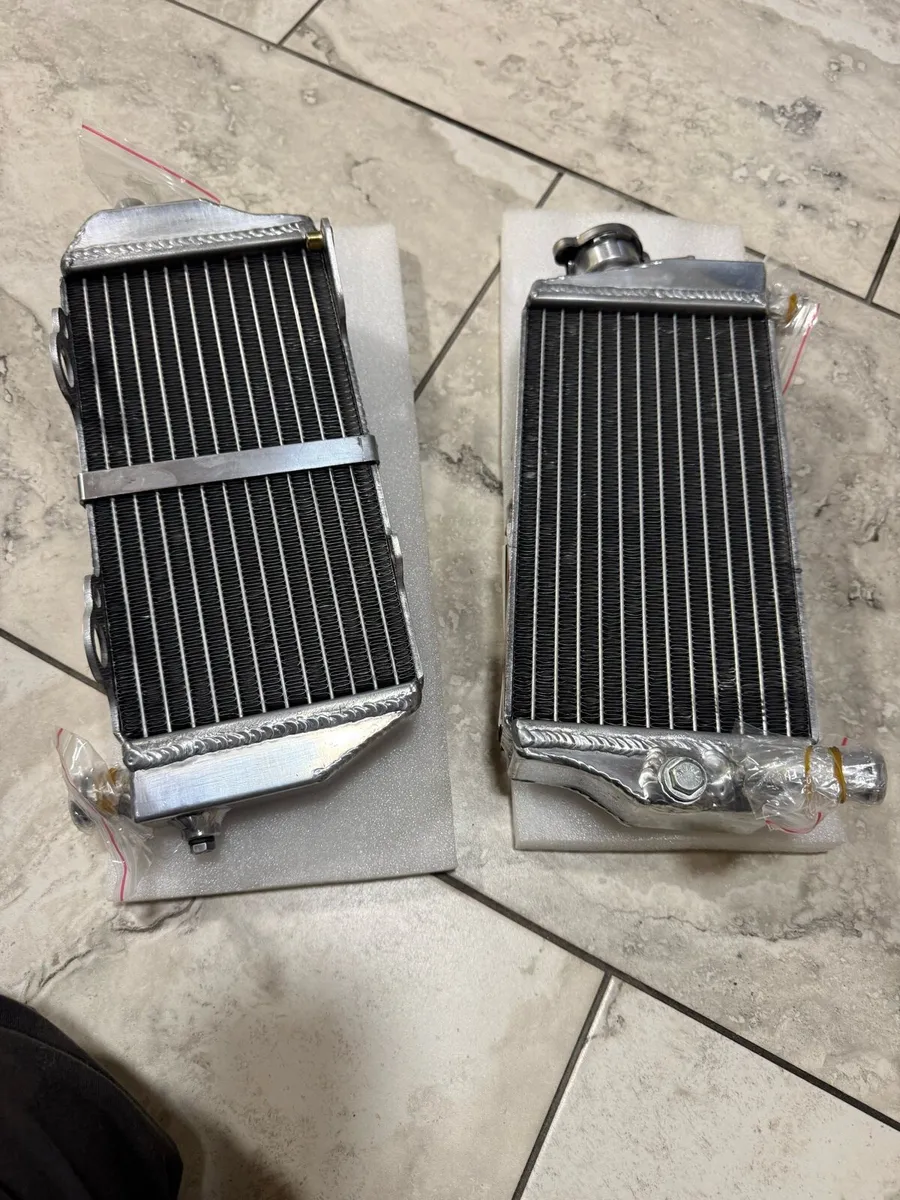 Radiator set for a Beta RR300 - Image 2