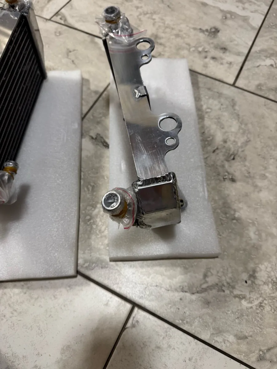 Radiator set for a Beta RR300 - Image 4