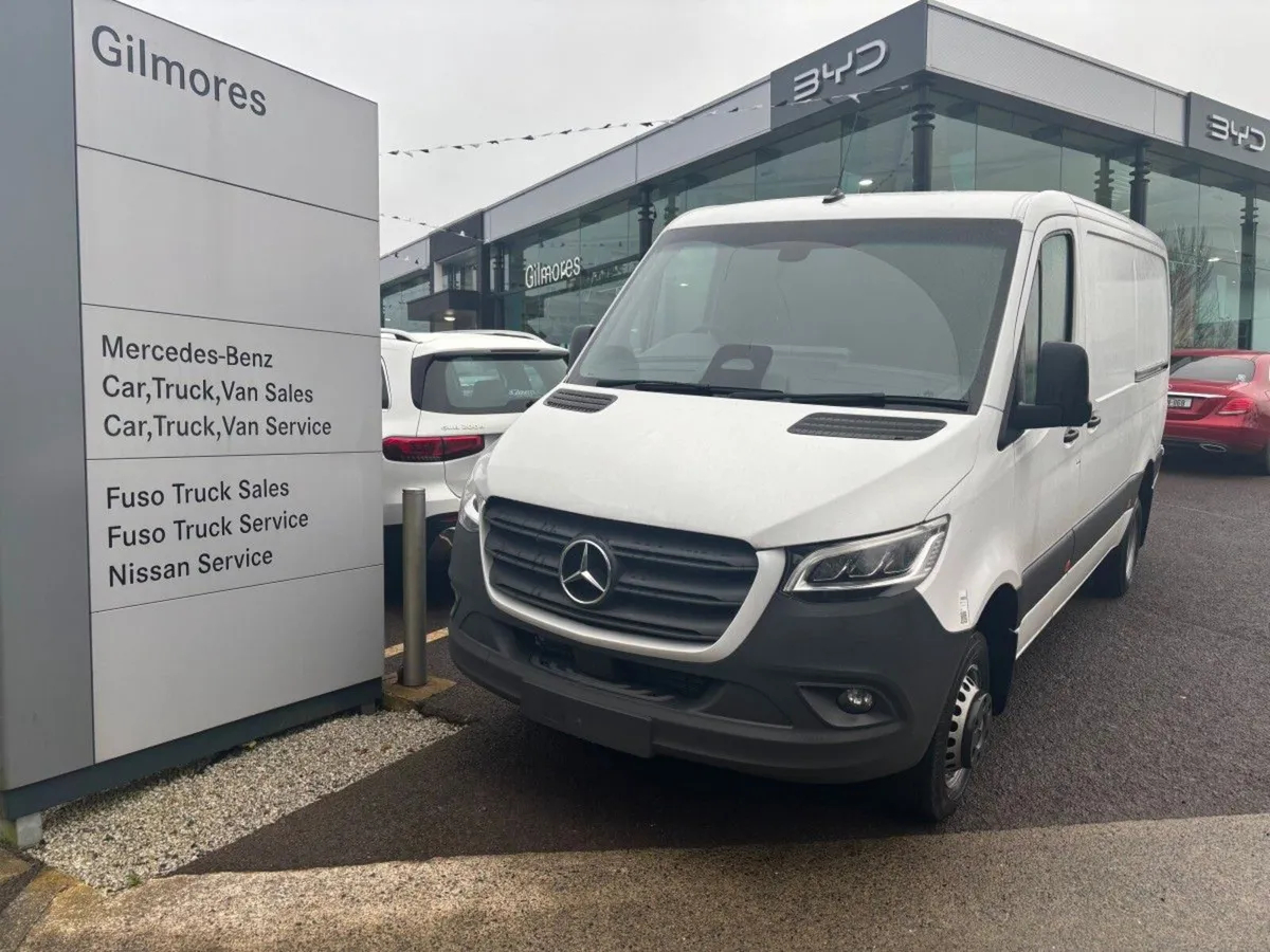 Mercedes-Benz Sprinter 517 MWB LOW ROOF SELECT AUT - Image 1