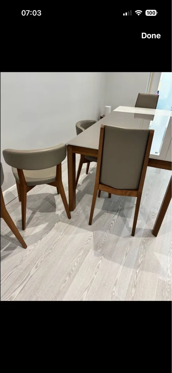 Dining table & 6 chairs - Image 4