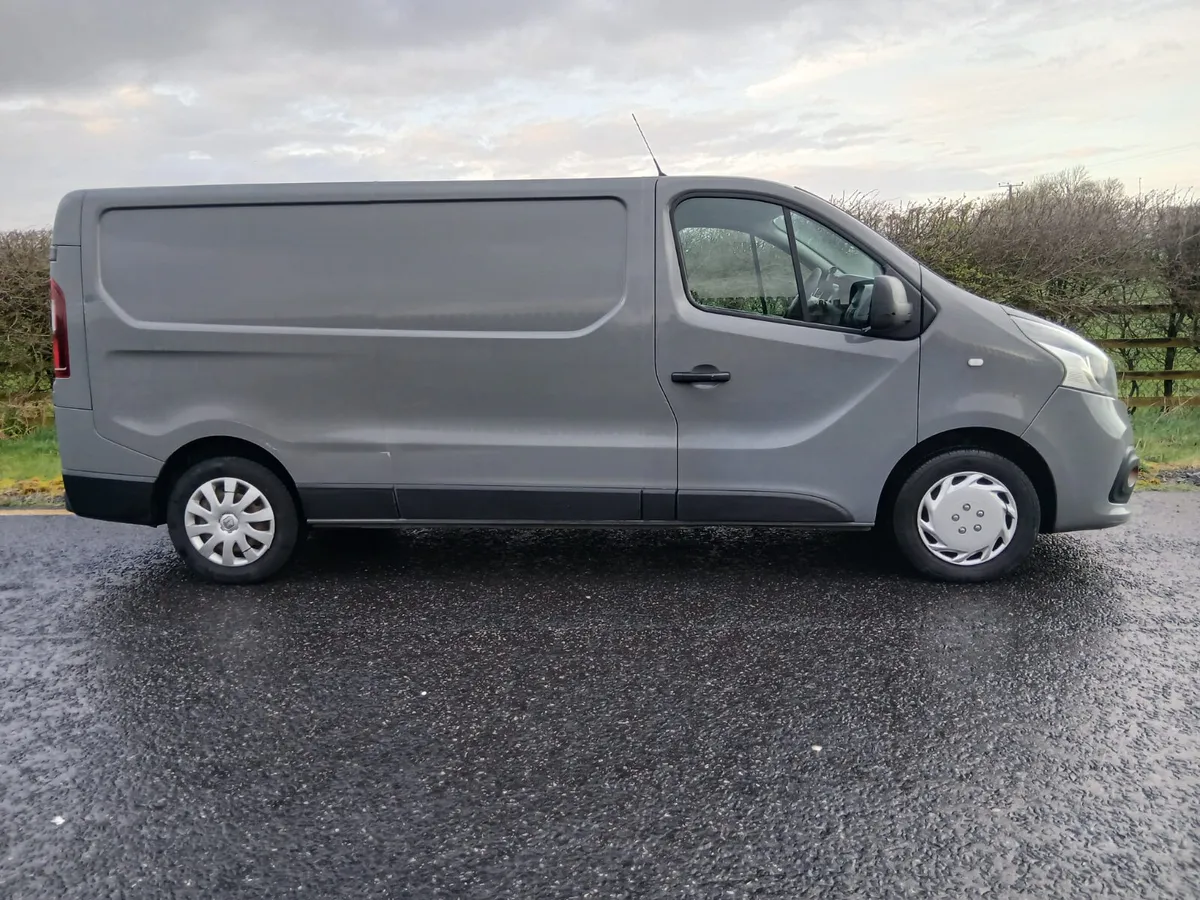 Renault Trafic 2017 - Image 2