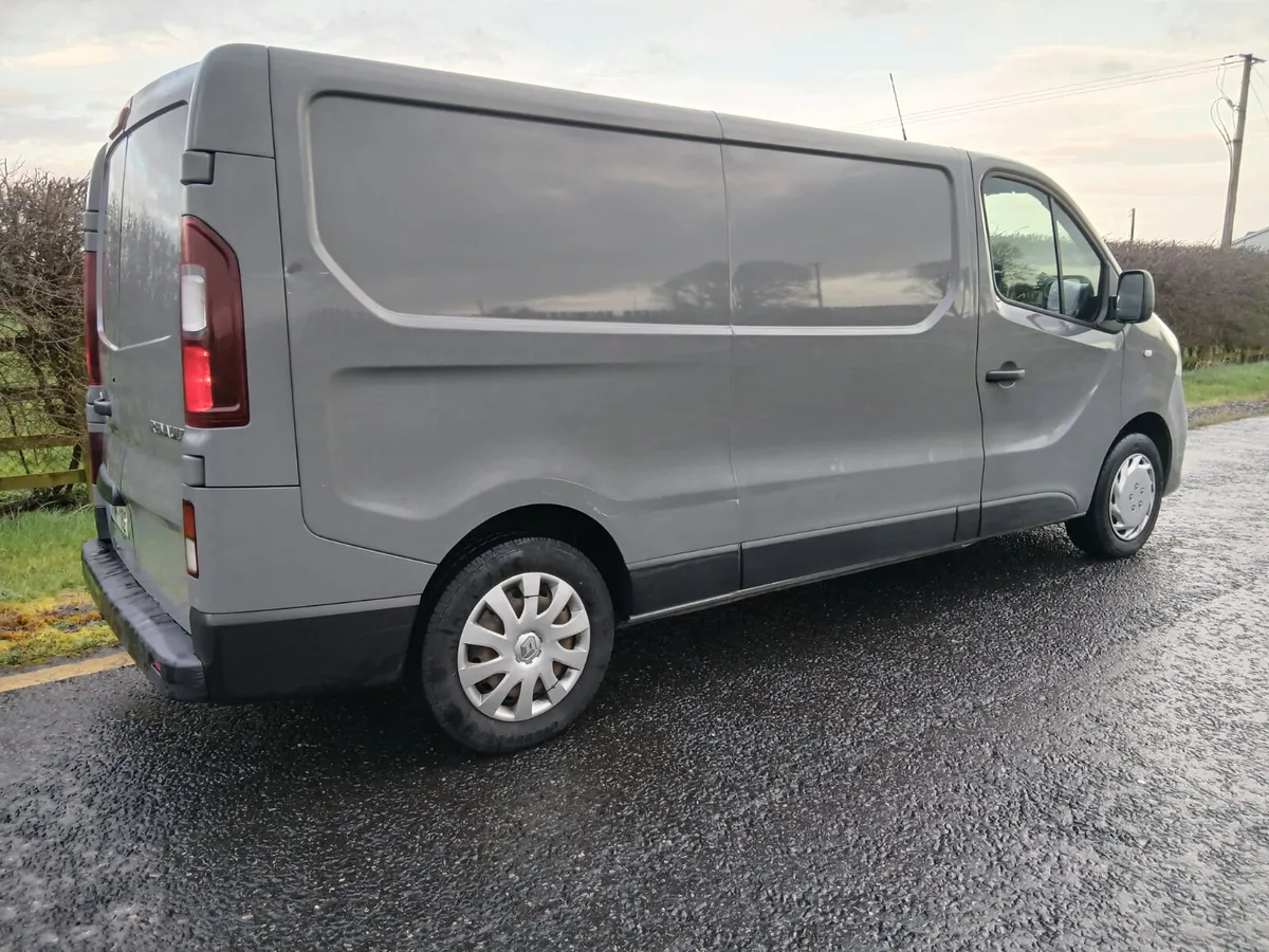 Renault Trafic 2017 - Image 3