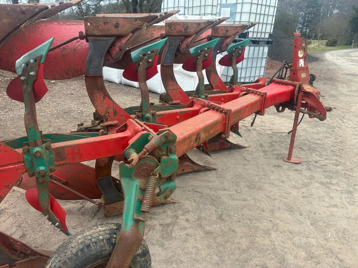 Kverneland Ploughes breaking - Image 1
