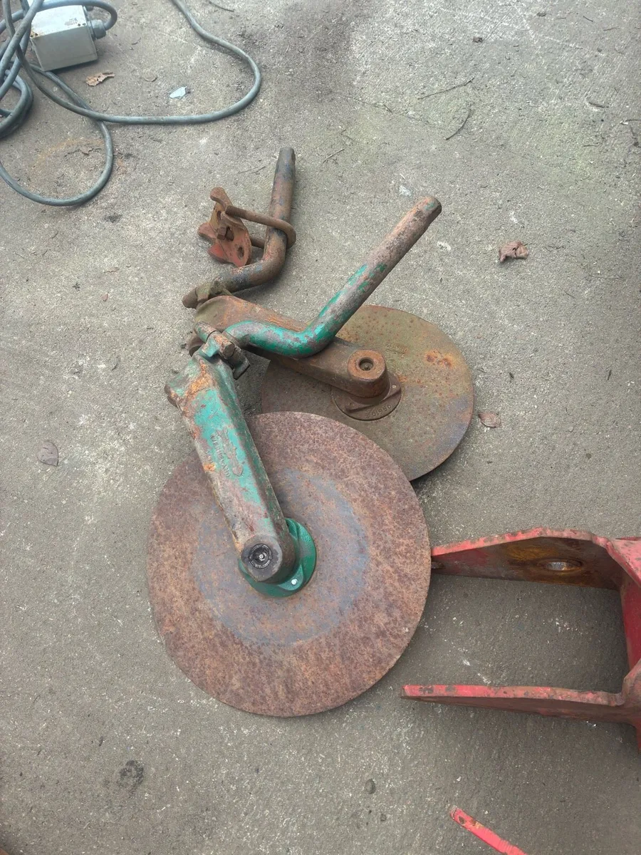 Kverneland Ploughes breaking - Image 3