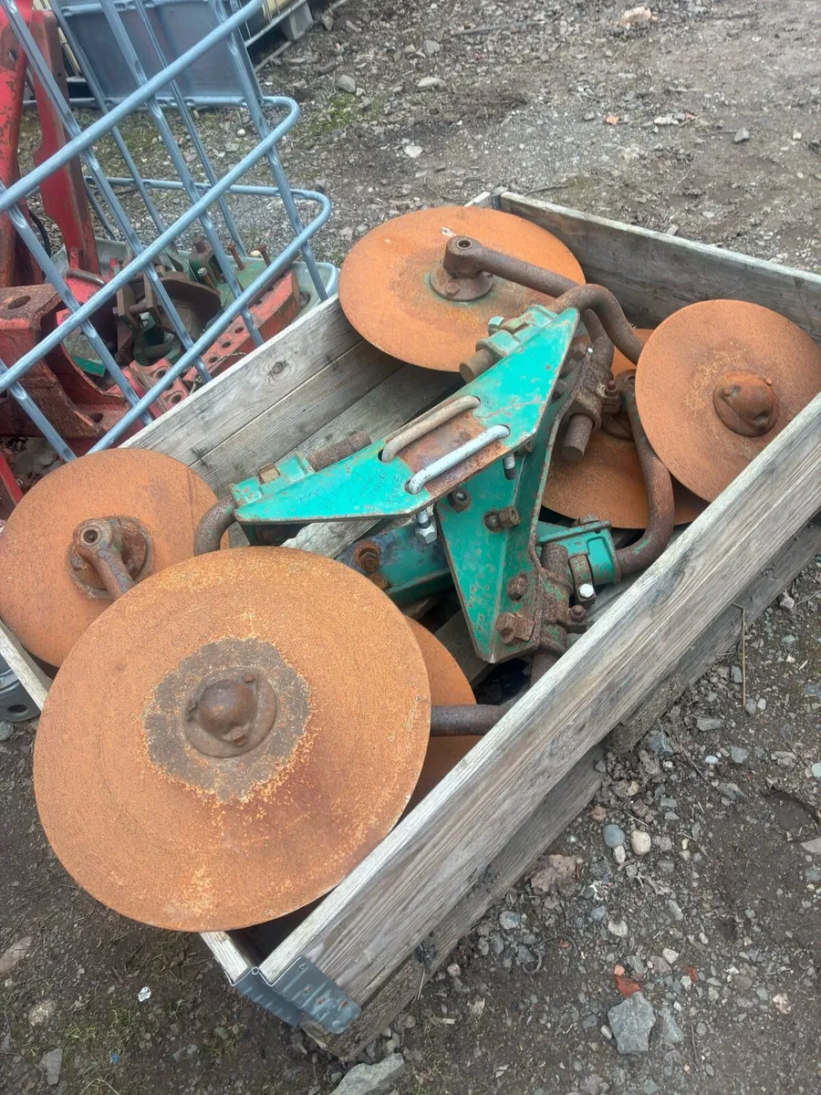 Kverneland Ploughes breaking - Image 4