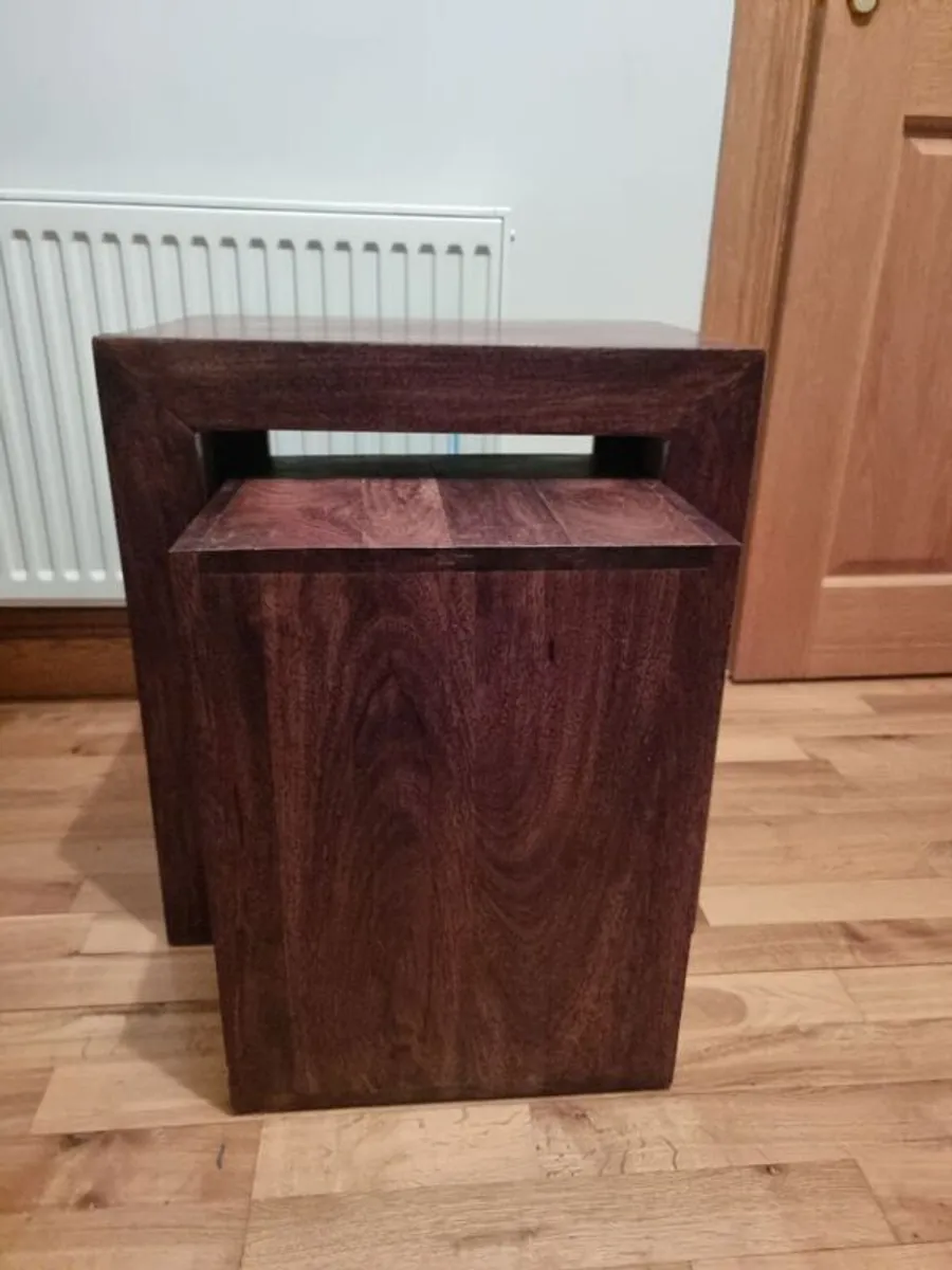 Sitting Room Free Standing Shelving Unit and Mirror - Image 3