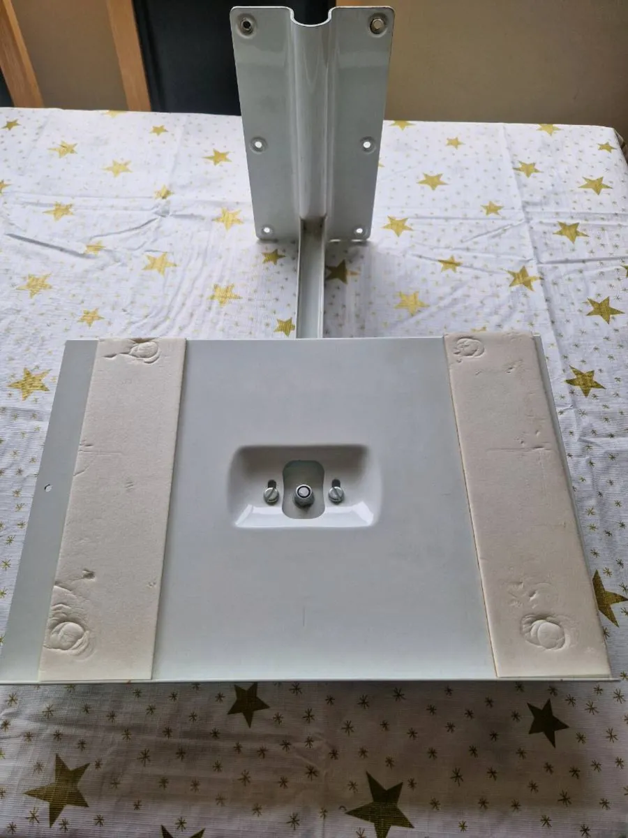 Wall bracket/plate for microwave - Image 1