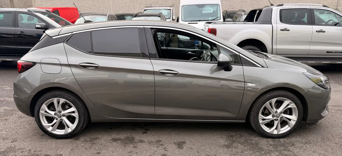 2020 Opel Astra Sportive - Image 3