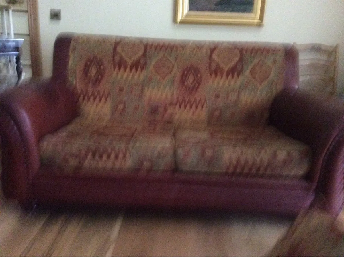 3 Matching Sofas - Image 3