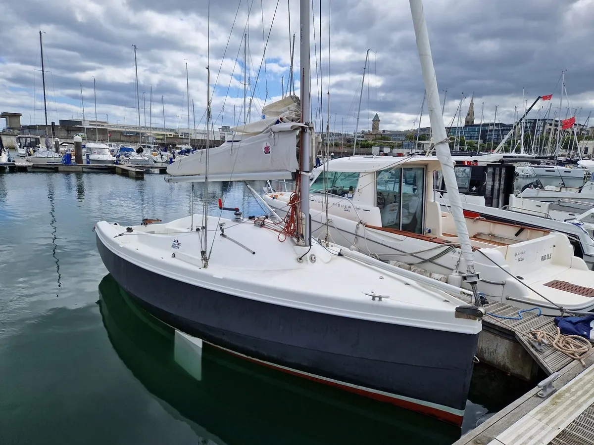 Hunter Sport 20 Sailboat - Image 2