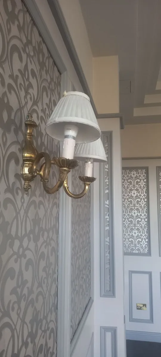 Chandeliers x4 and wall lights x9 - Image 1