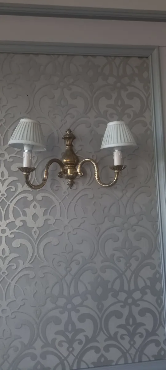 Chandeliers x4 and wall lights x9 - Image 3