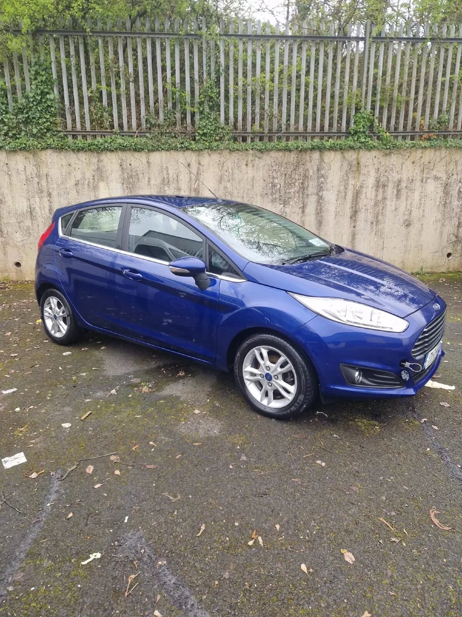2017 Ford Fiesta - Image 4