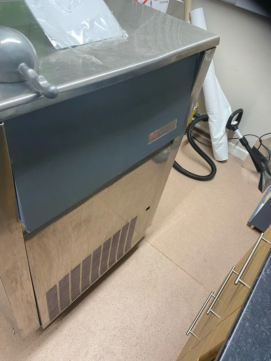 Ice Machine - Image 3