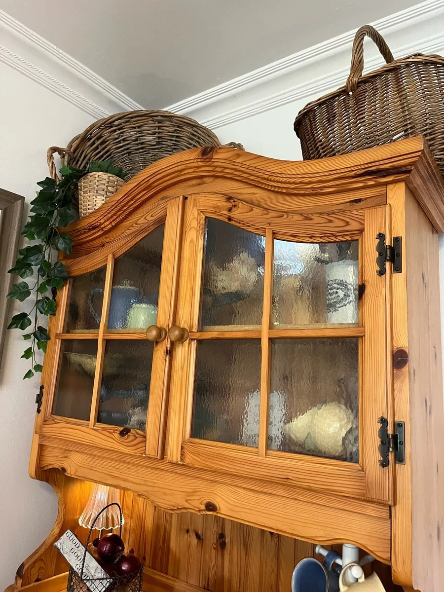 Dresser / display cabinet - Image 2