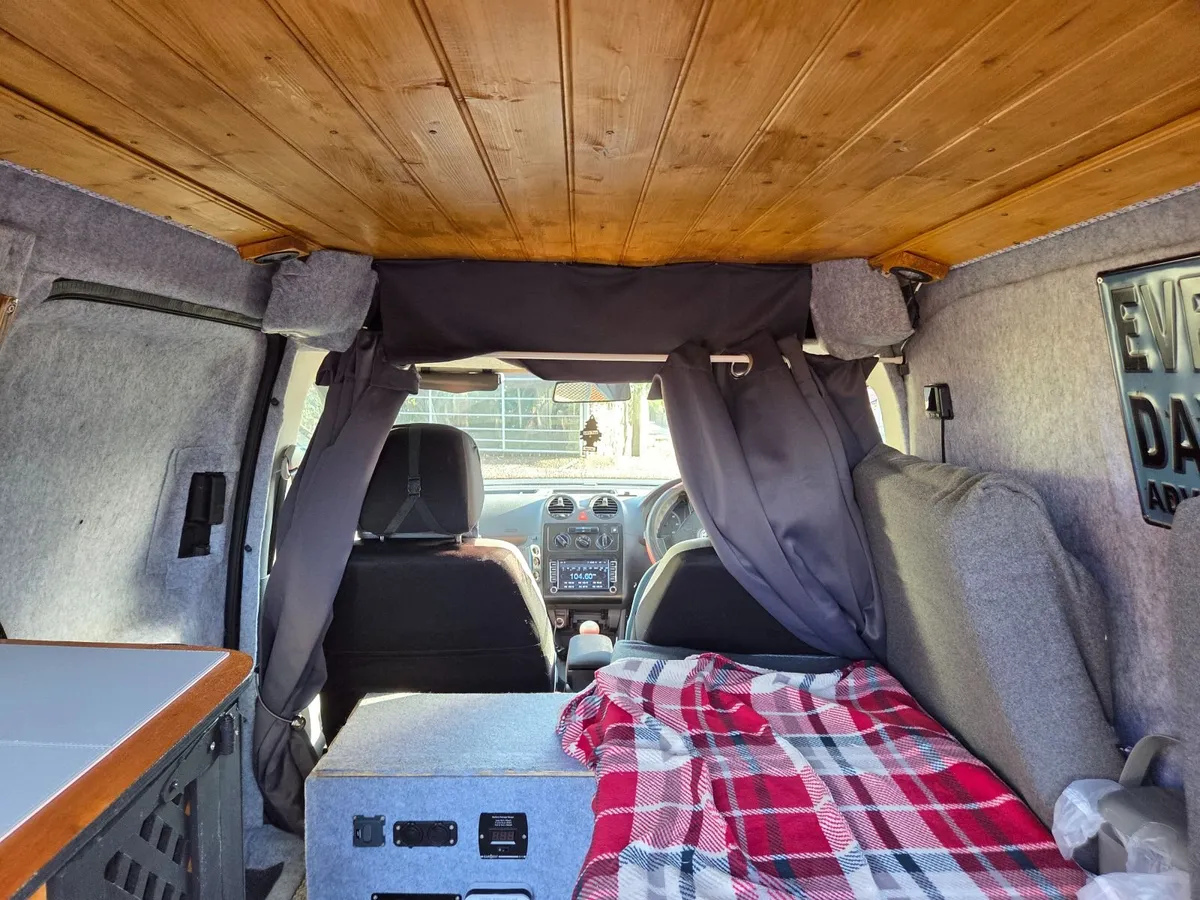 Camper van - Image 4