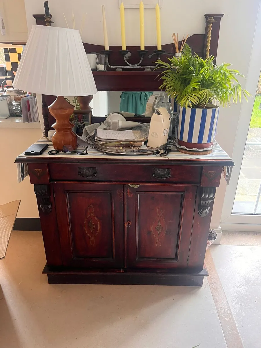 Traditional vernacular dresser