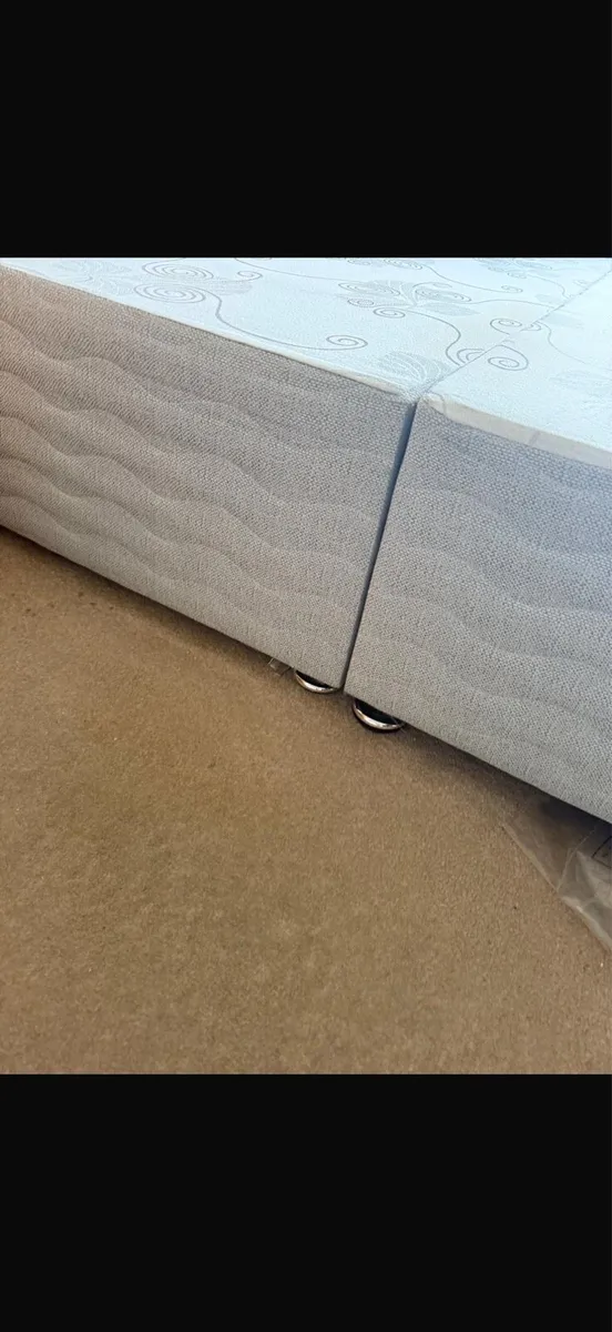 King bed frame - Image 2