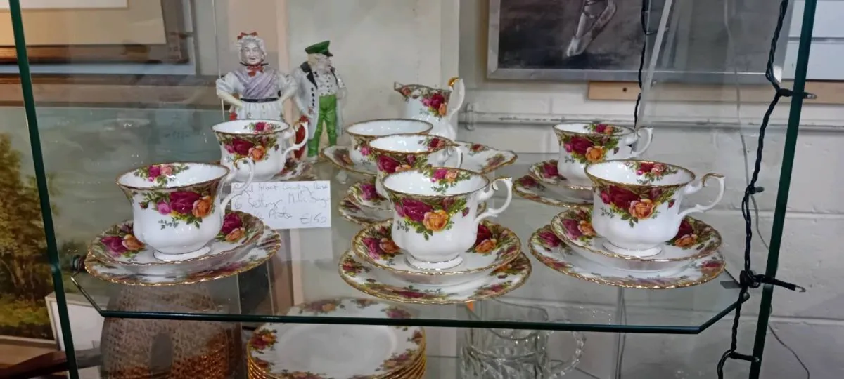 Royal Albert Country Rose Tea Set - Image 3