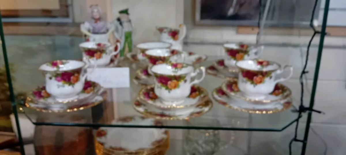 Royal Albert Country Rose Tea Set - Image 2