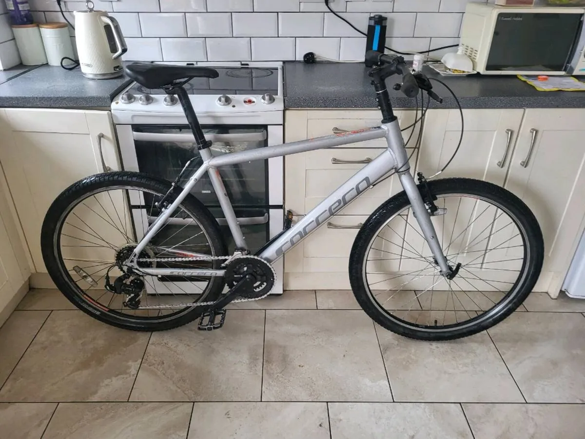 Mens carrera bike - Image 1