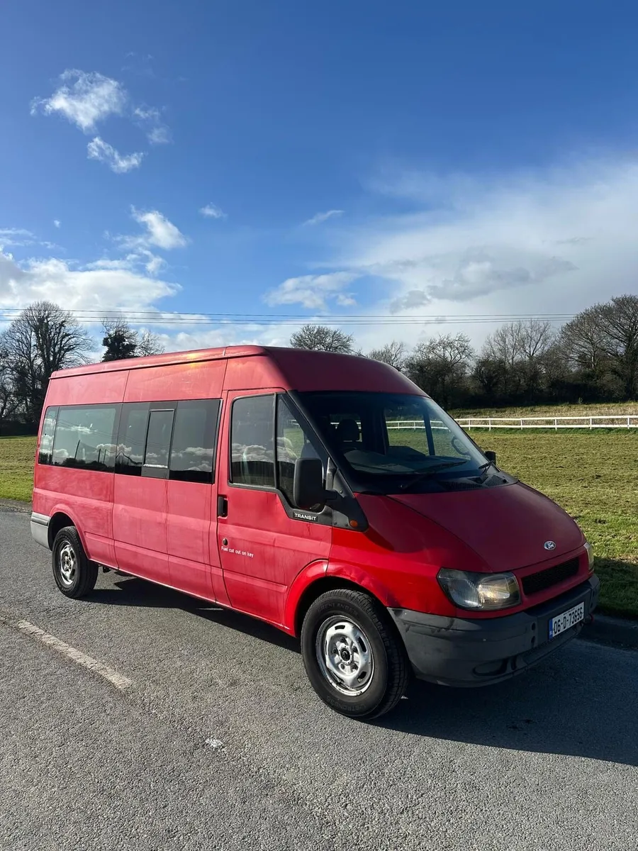 Ford Transit 2006 Minibus - Image 1