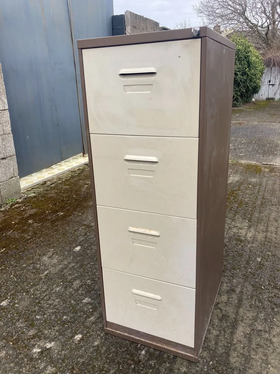 Filing Cabinet - 4 Drawer with Key - Image 1