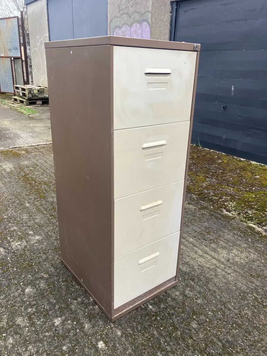 Filing Cabinet - 4 Drawer with Key - Image 4