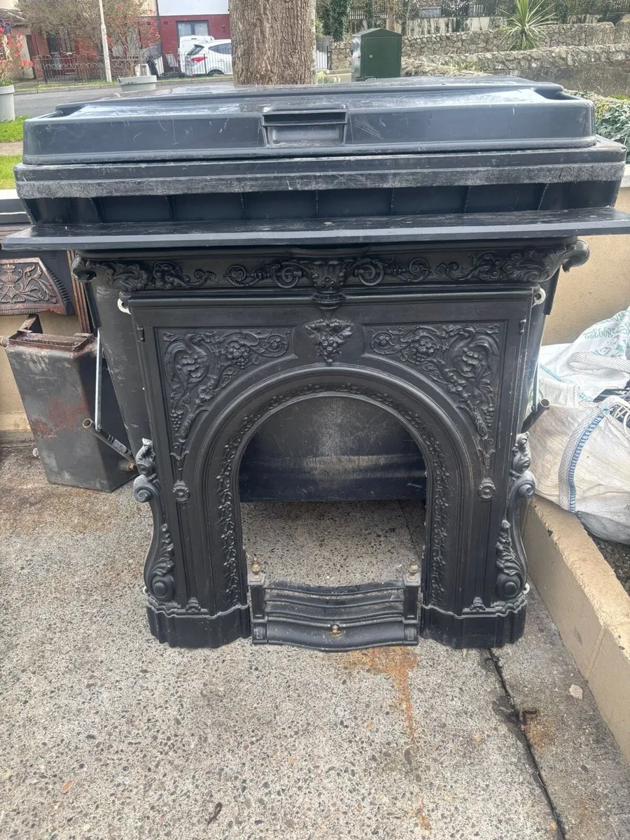 Cast iron fire place - Image 2