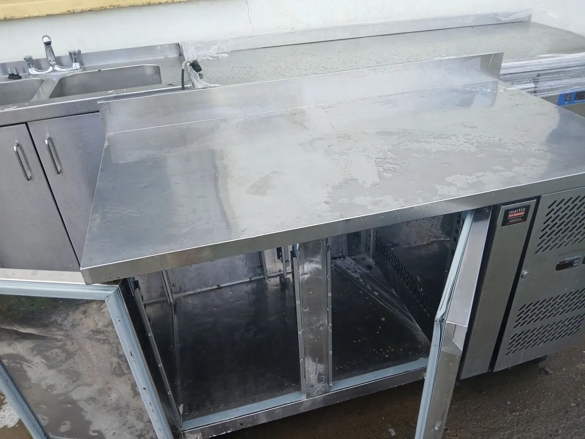 Staneless steel work cabbinet on wheels - Image 2