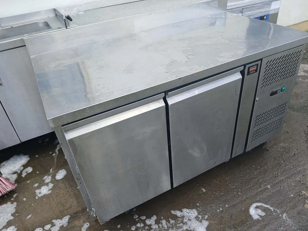 Staneless steel work cabbinet on wheels - Image 3