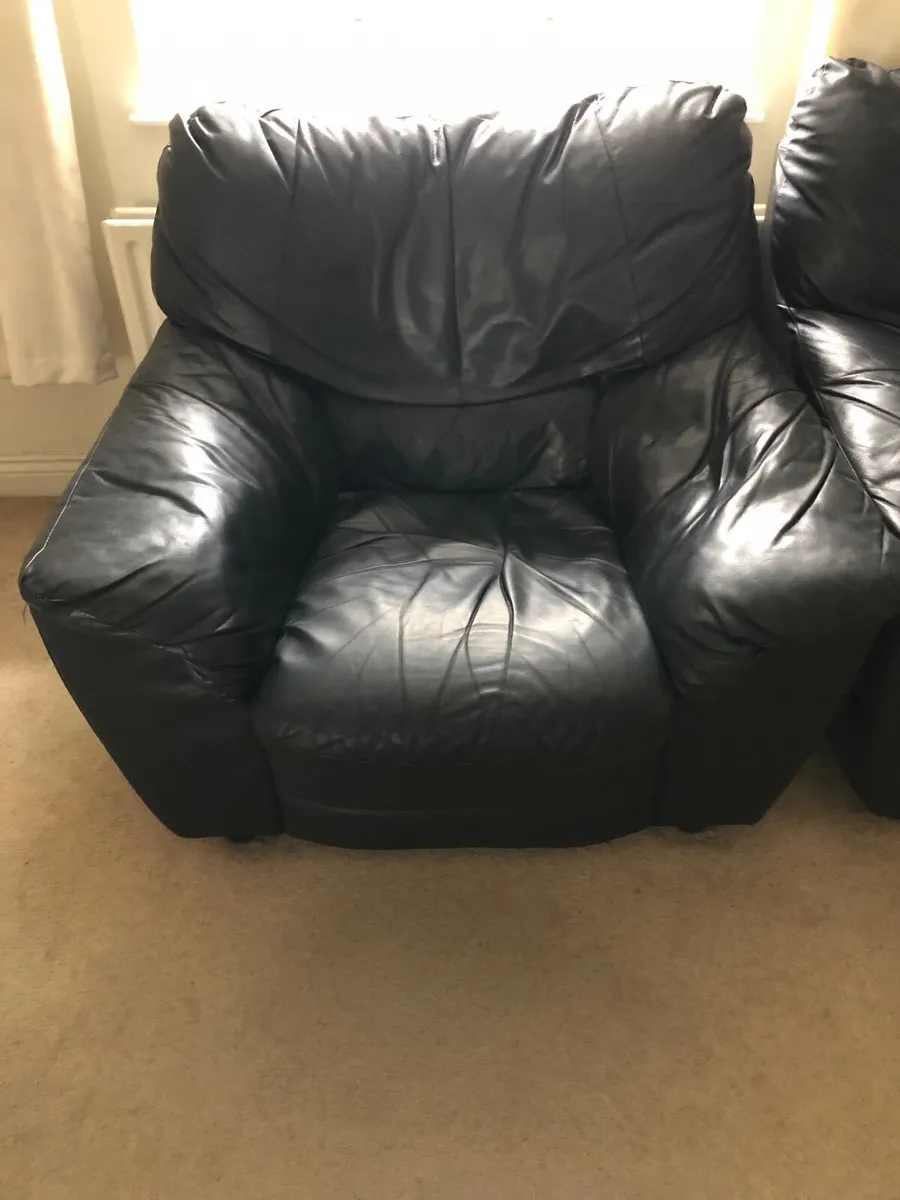 3 Seater Couch/ Sofa & 2 Arm Chairs - Image 2