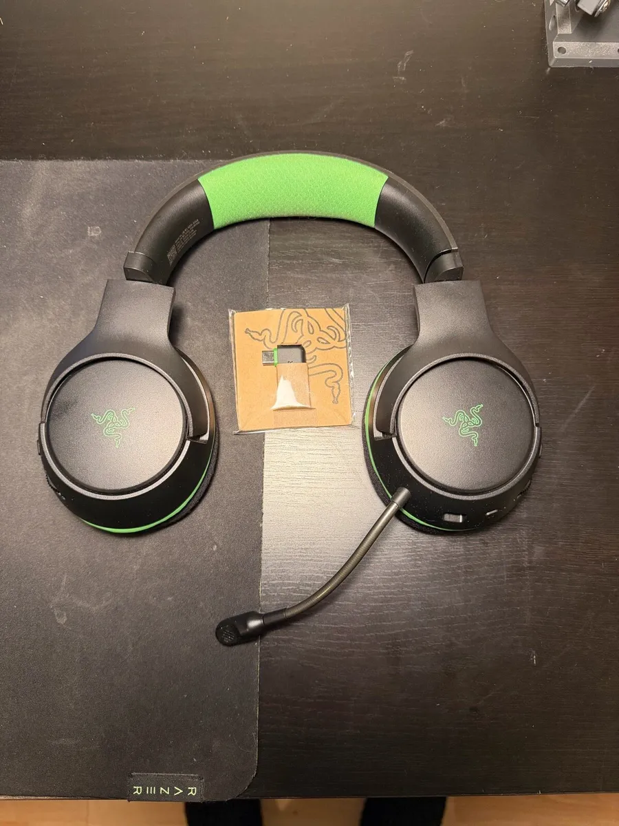 Headset - Image 1