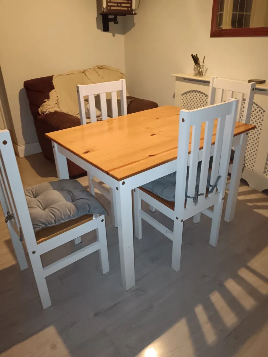 Dining table and 4 chairs - Image 1