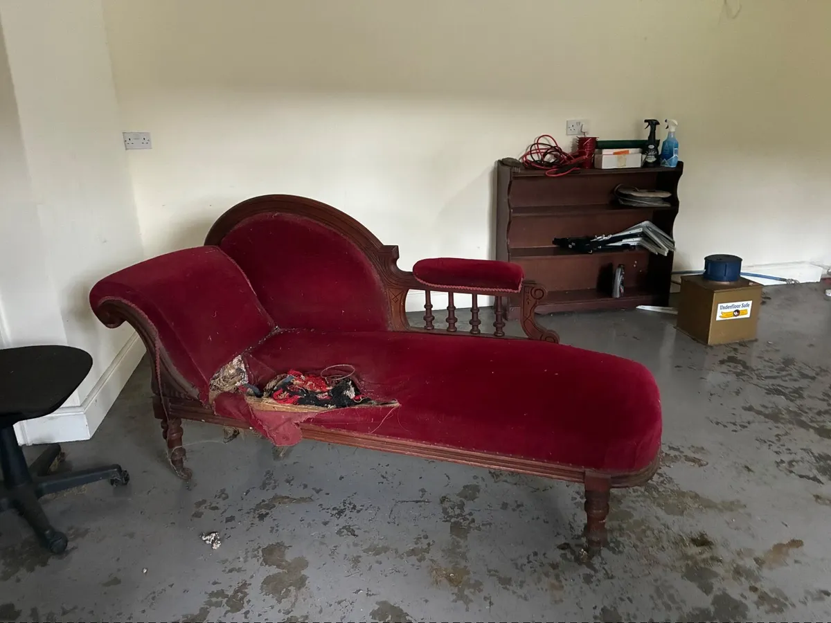 Chaise Sofa - Image 3