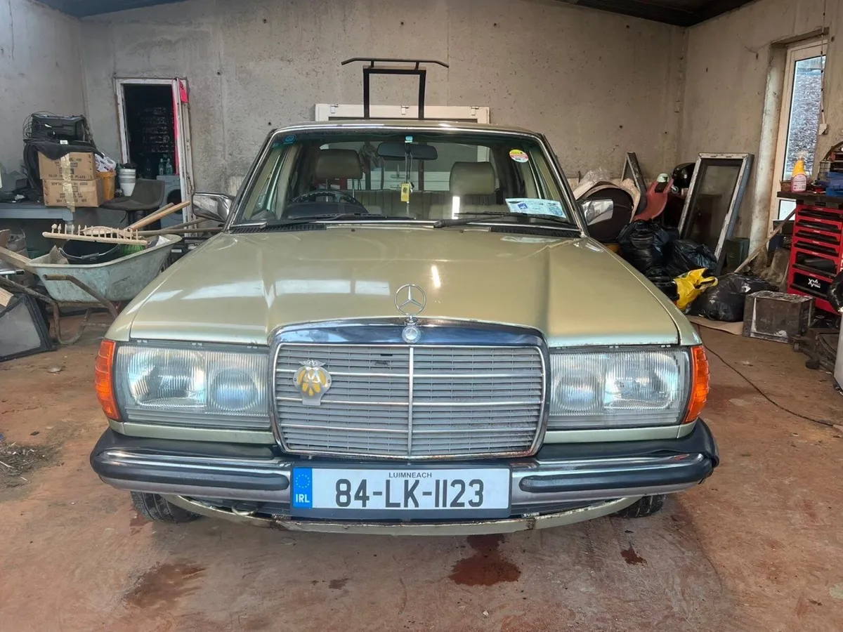1984 Mercedes w123… automatic 2.0 L petrol - Image 1