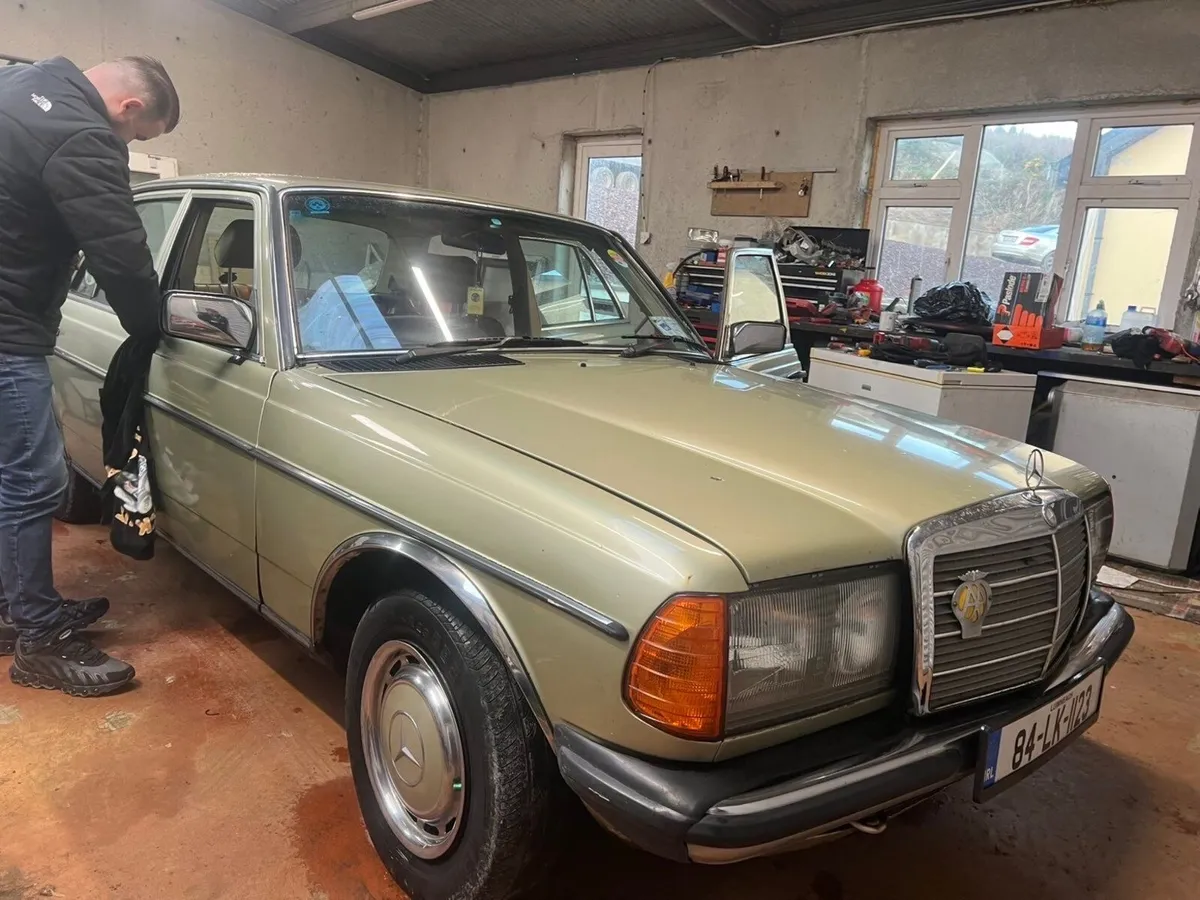 1984 Mercedes w123… automatic 2.0 L petrol - Image 2