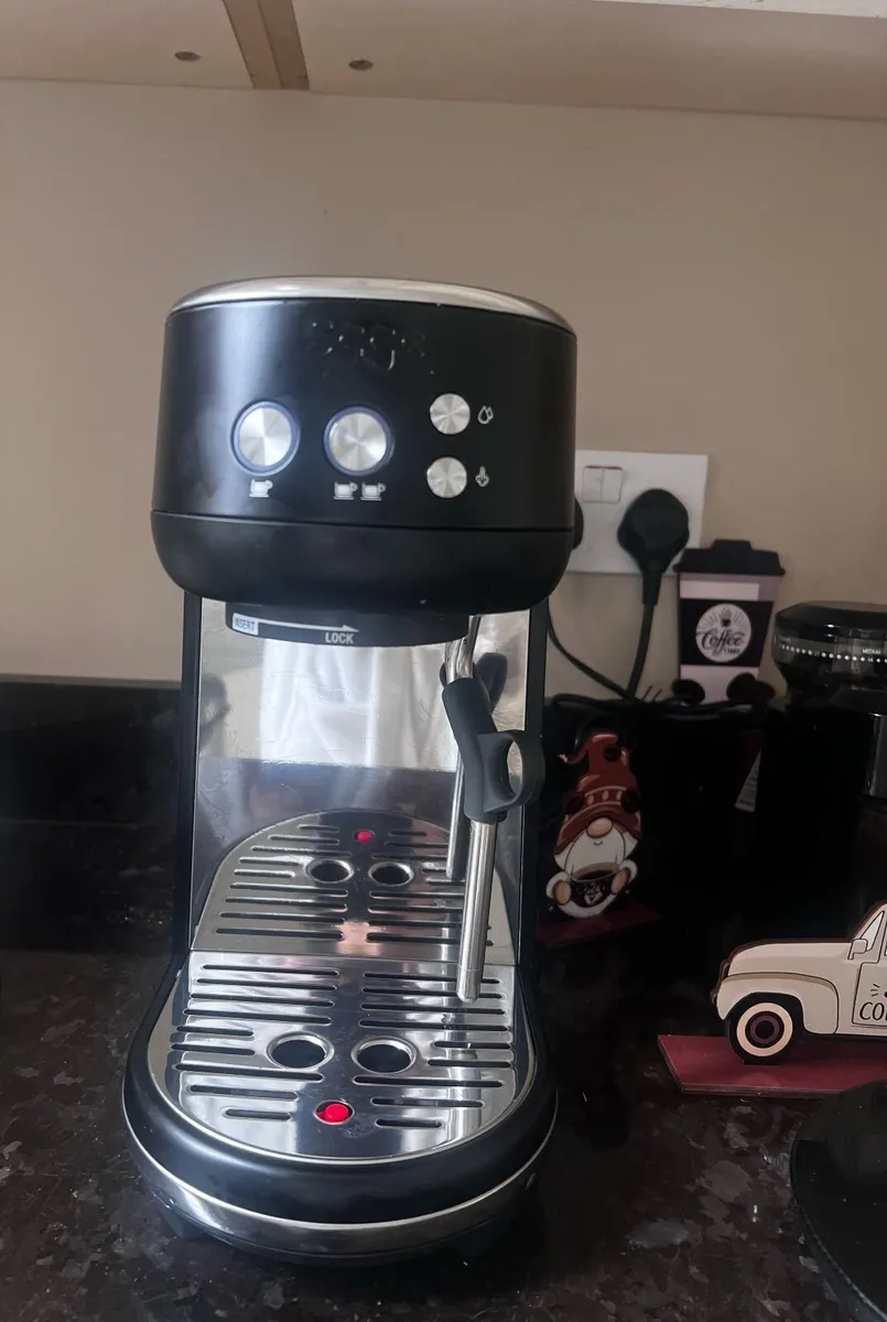 Sage Bambino Esspresso Machine + Grinder & Scale - Image 4