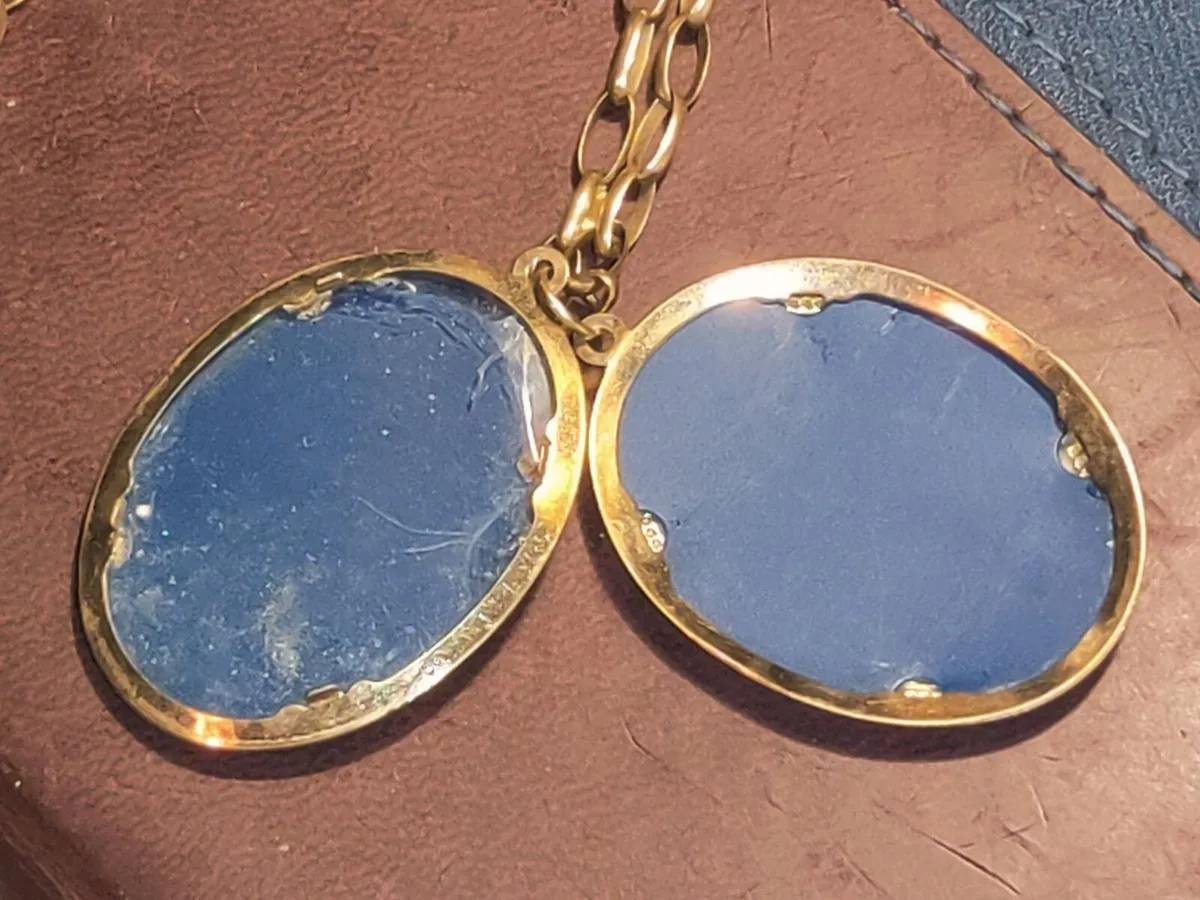 HUGE BELCHER LOCKET, 9CT Gold 24"Long 11g Necklace - Image 4