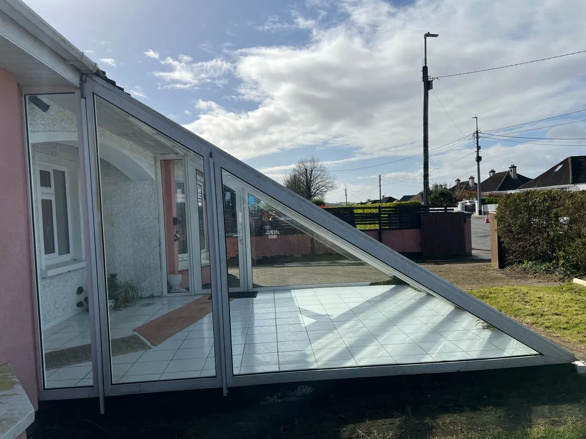 Glass Porch - Image 3