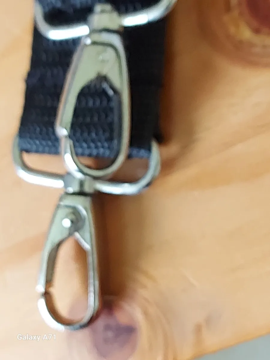 BENQ Laptop Bag in really great condition - Image 3