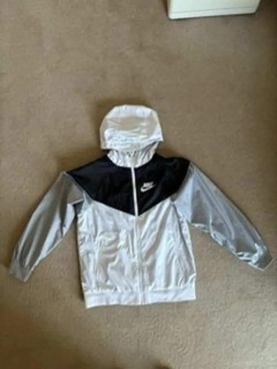 Nike Hoody Jacket age 13 - Image 1