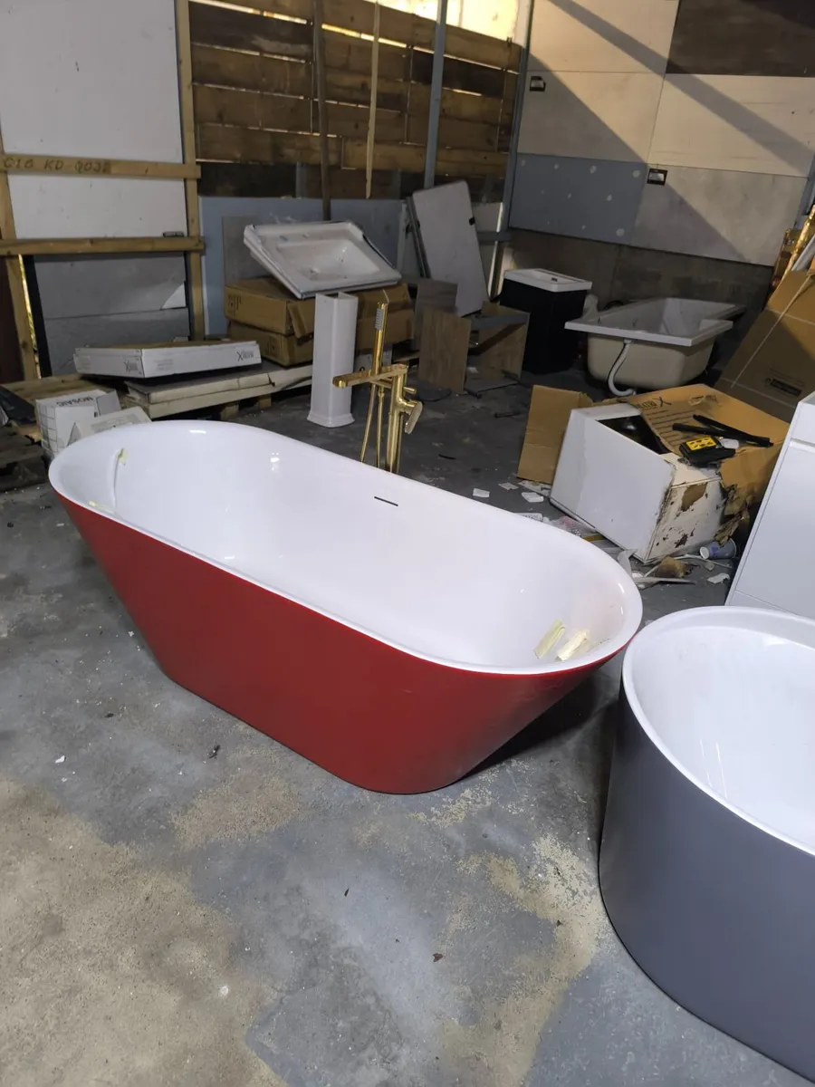 Freestanding baths and taps - Image 3