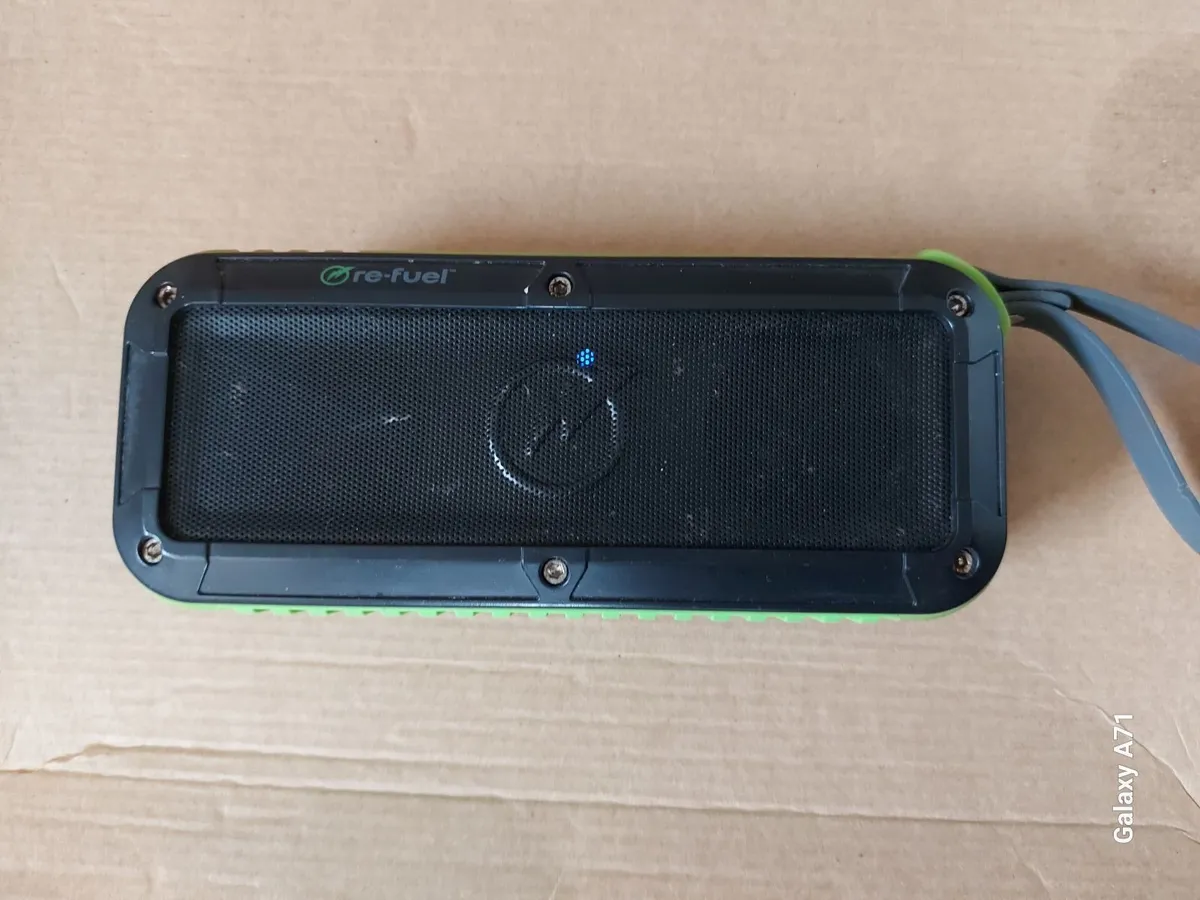 REFUEL wireless Bluetooth Speaker Green - Image 3
