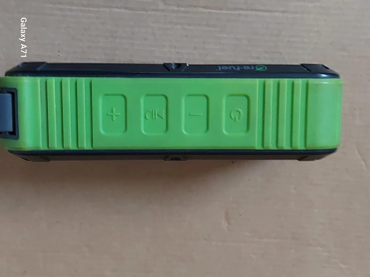 REFUEL wireless Bluetooth Speaker Green - Image 1