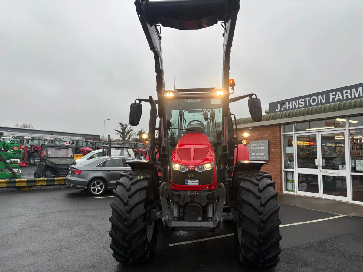 Massey Ferguson 5712s - Image 4