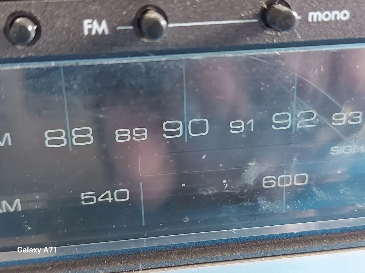 Luxman T-50A ACCULOCK CLL AM FM Stereo Tuner - Image 4