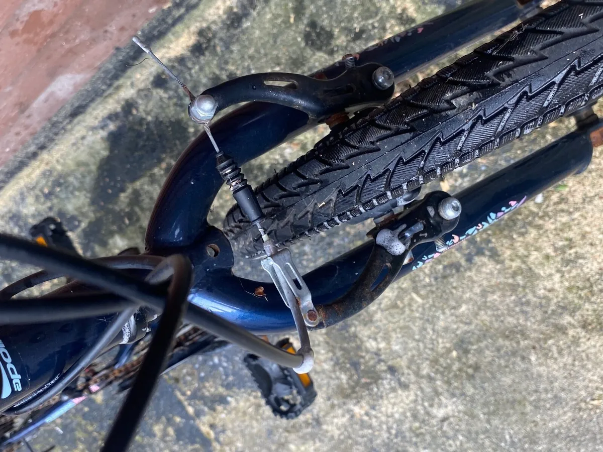 Girls bike - Image 3