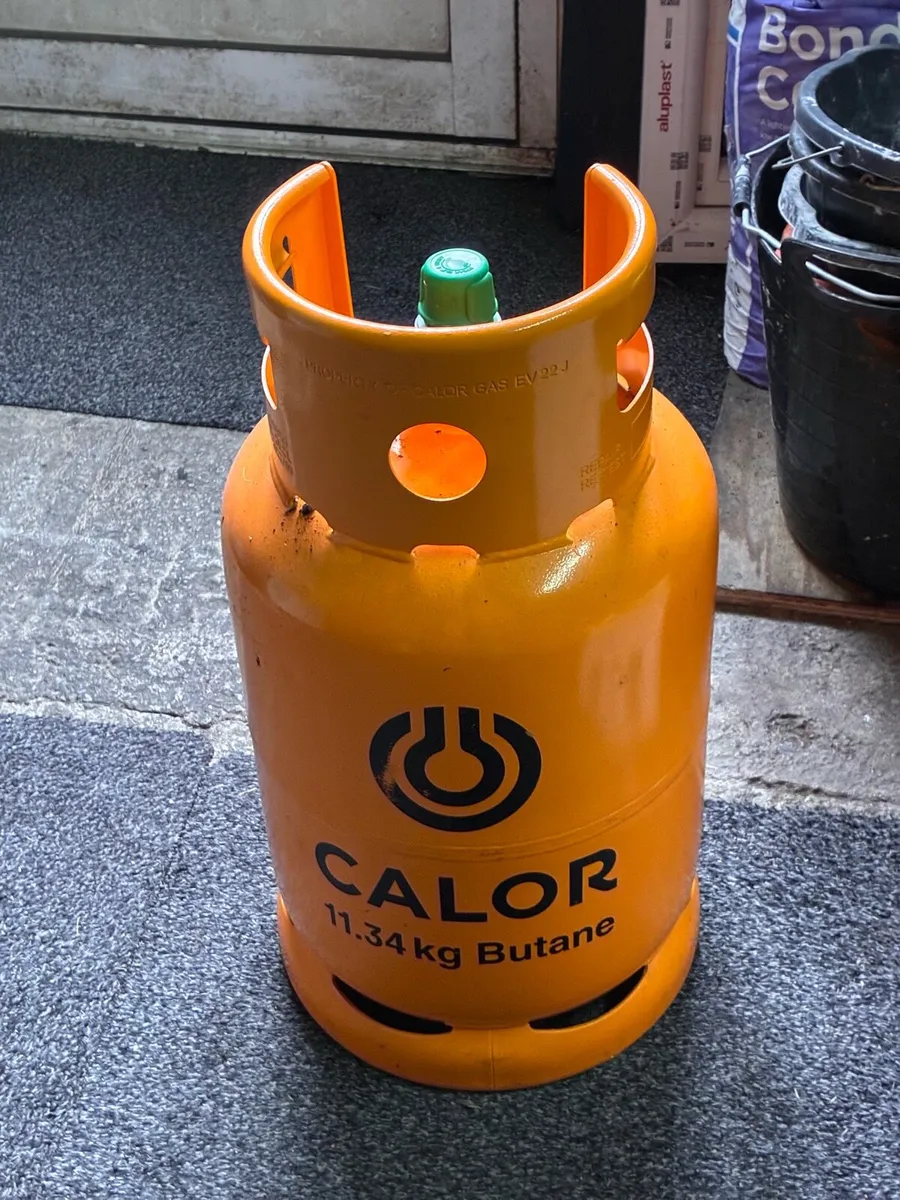 Gas cylinders